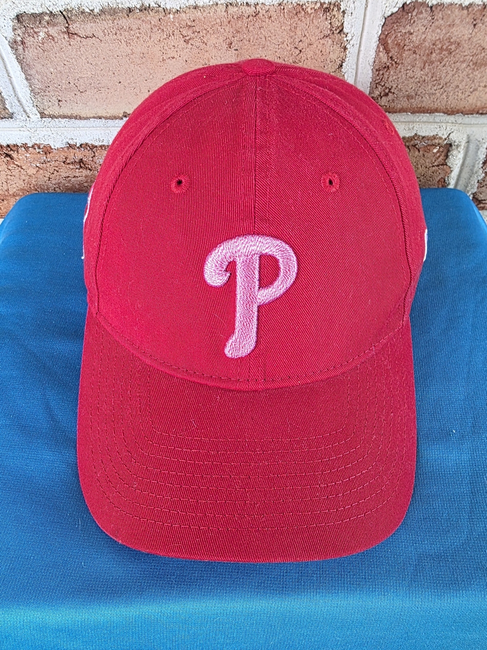 PHILADELPHIA PHILLIES PINK LOGO CANCER HAT
